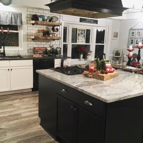 At Zinz Design and Selection Center Inc, our desire is to aid you in finding the right fit for your home. Visit our showroom in Austintown, OH today to get started!